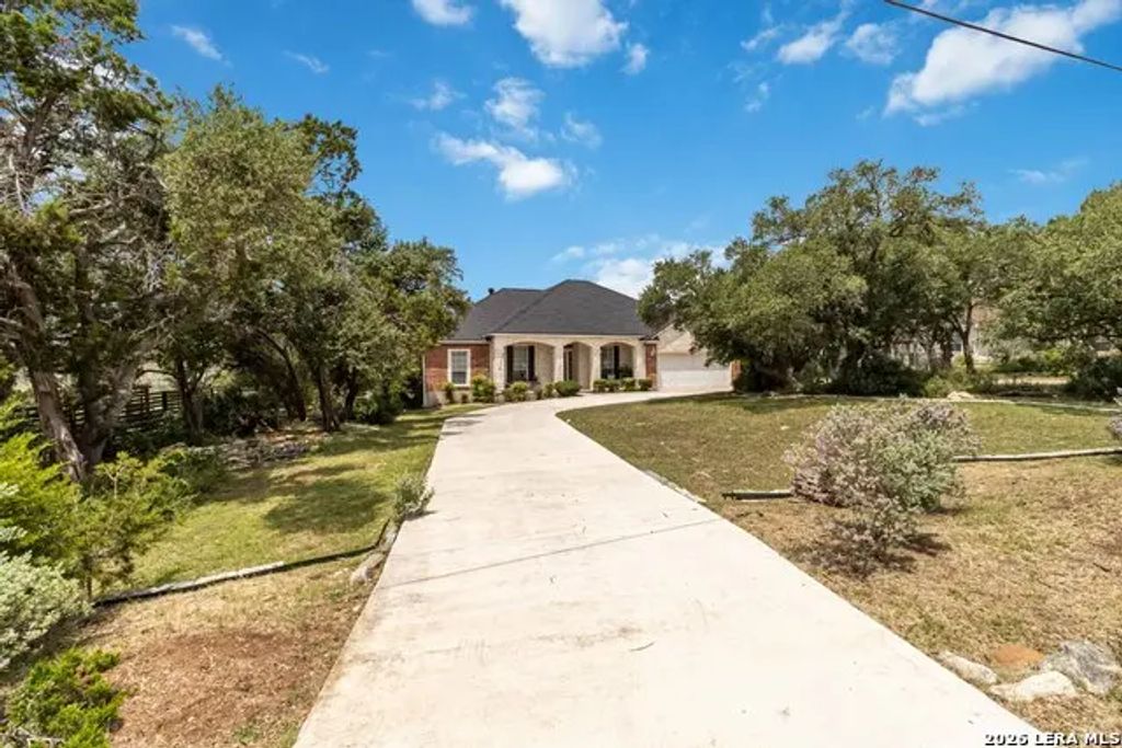 573 Mountain Oaks Dr, Canyon Lake