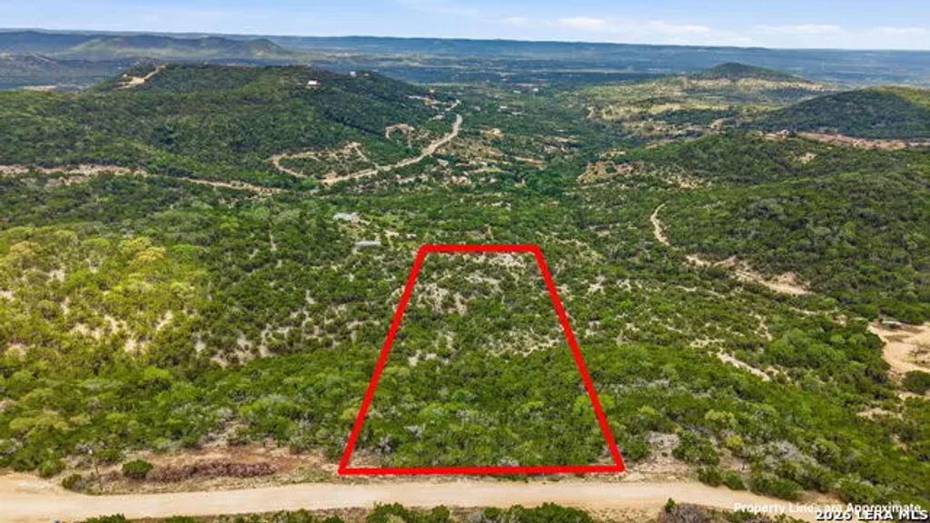 344 Lakeview Trl, Pipe Creek