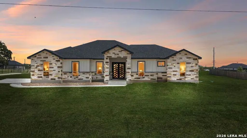 109 Summer Meadow Dr, La Vernia