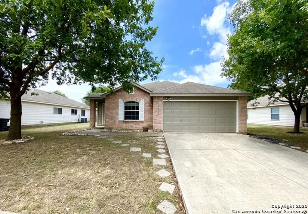 16511 Caballo Valley, Selma