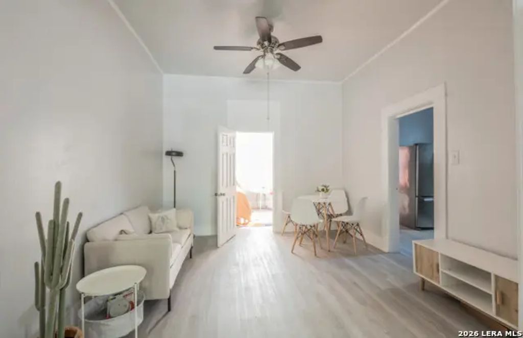 302 E Cevallos 1, San Antonio