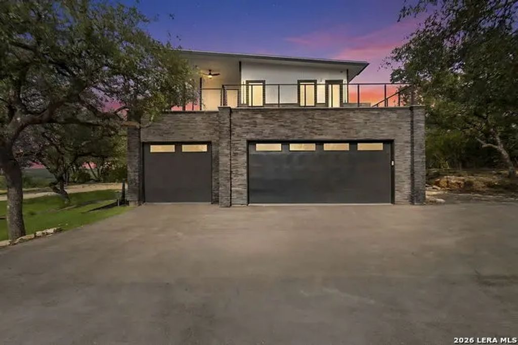 109 Pond View Ct, Spring Branch