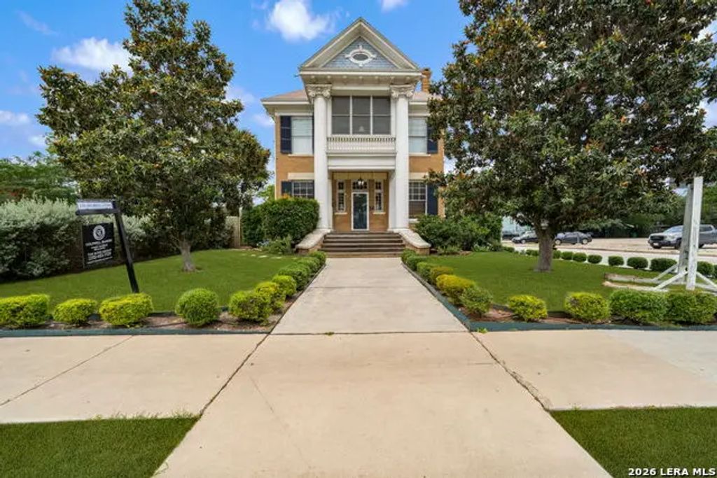 623 Augusta, San Antonio