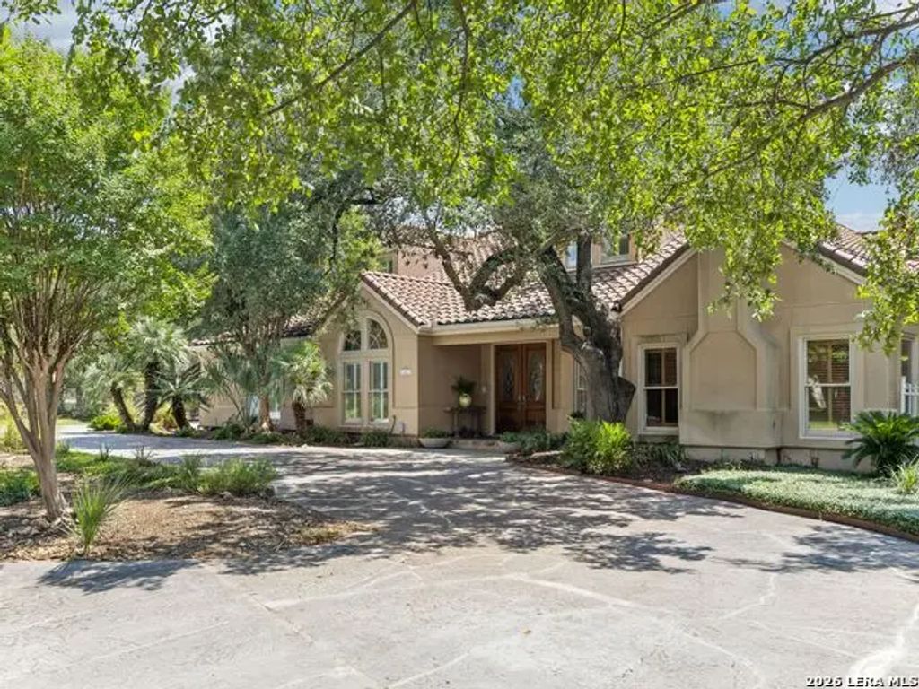 2 Galleria Drive, San Antonio