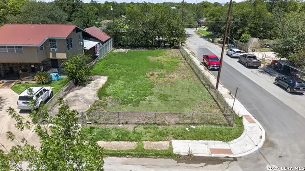 3803 W Houston St, San Antonio
