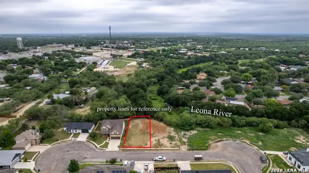 19 Rio Seco Dr, Uvalde