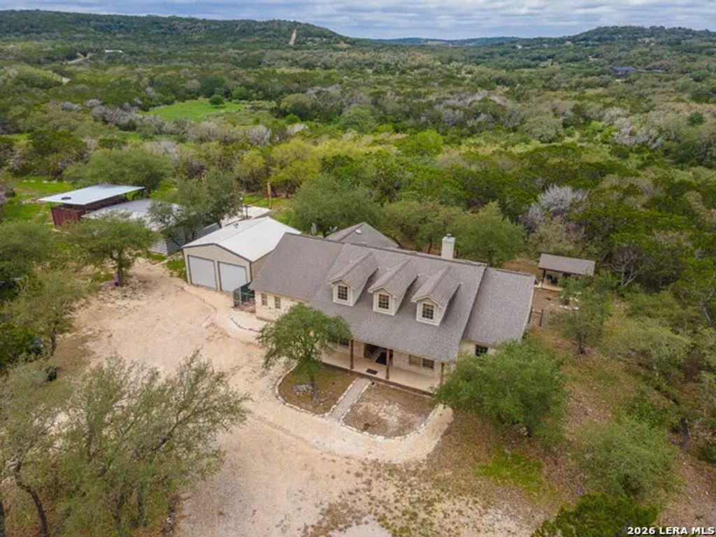 374 W County Road 2481, Hondo