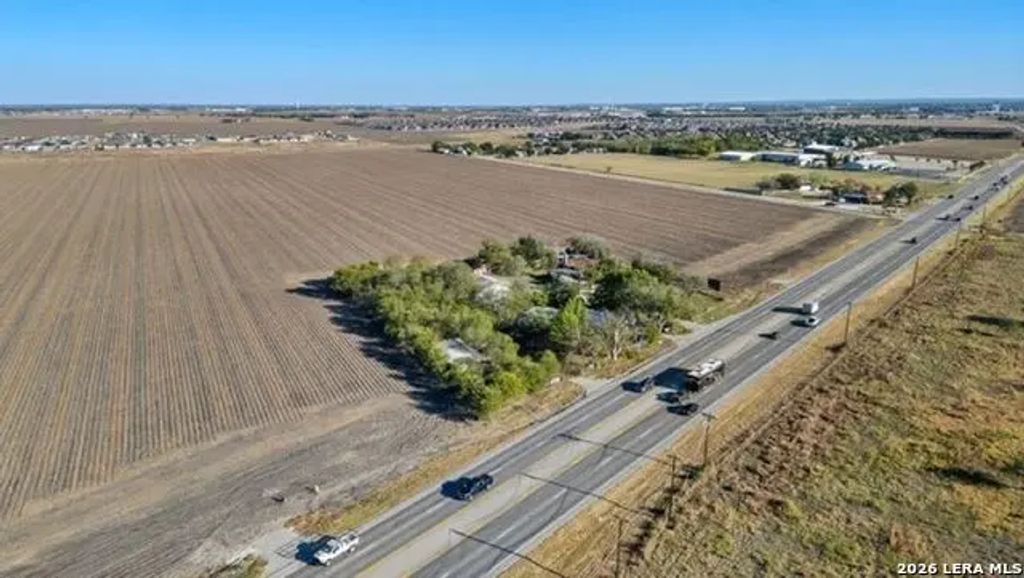 3465 N State Highway 46, Seguin