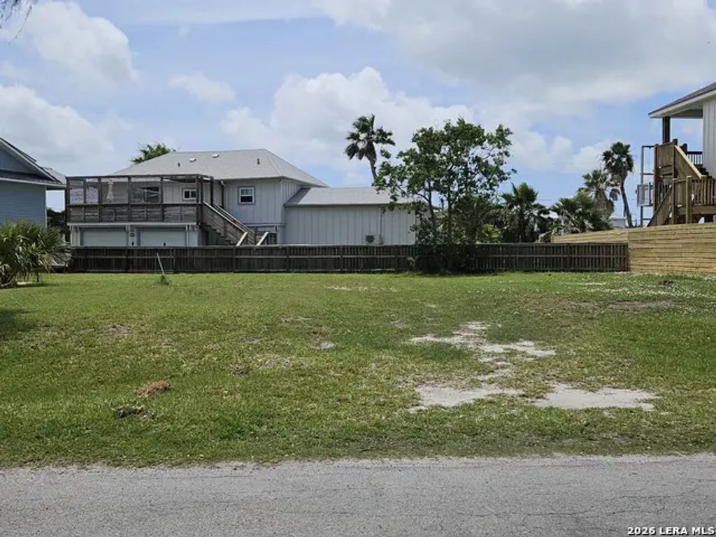 18 Riviera Dr, Rockport