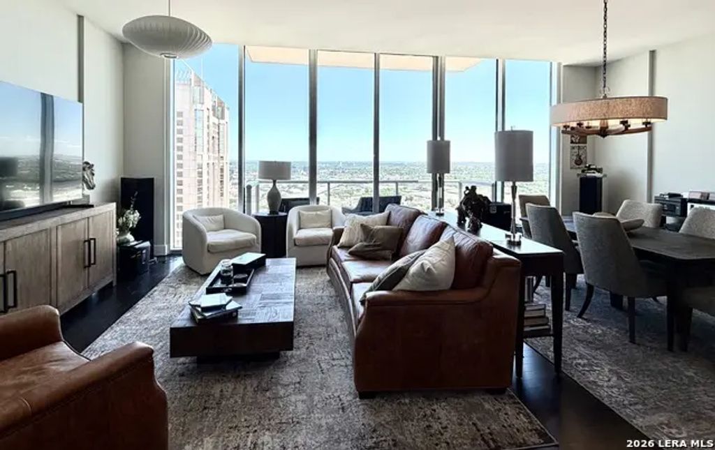 610 E Market Unit 2812, San Antonio
