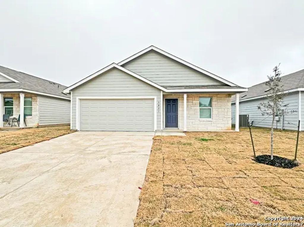 3821 Far Horizon, Seguin