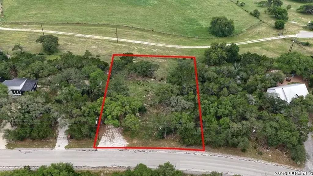 682 Winding River Ln, Spring Branch