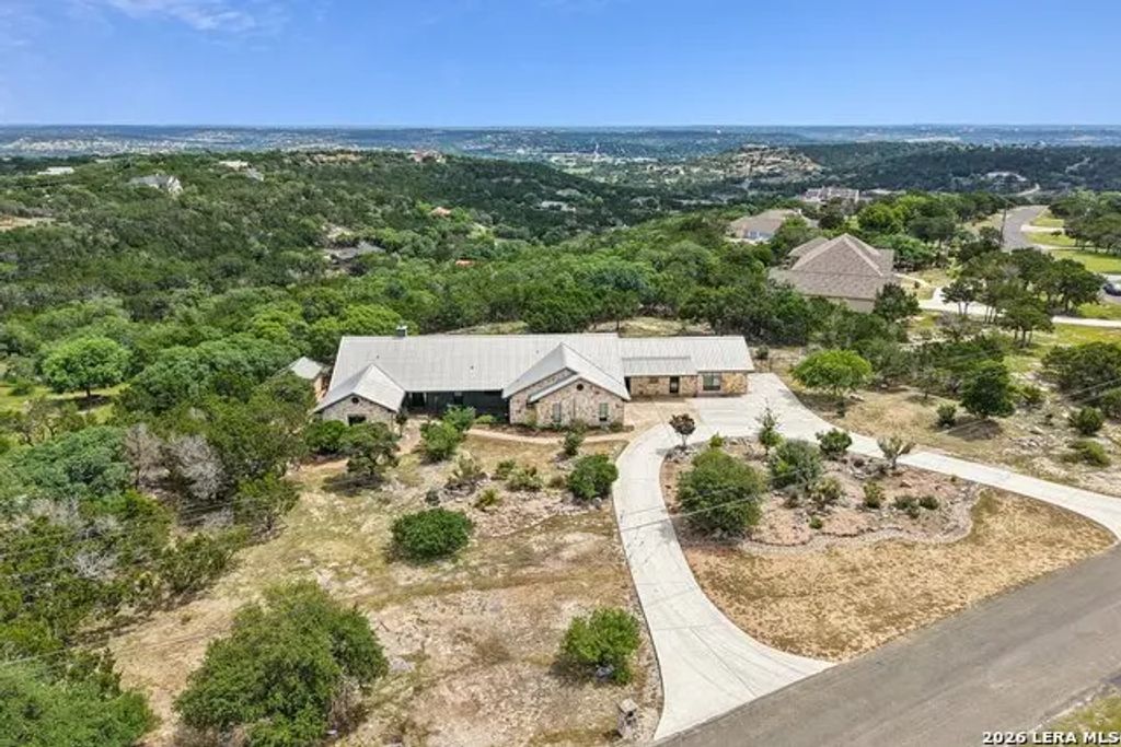 1611 Saddlewood Blvd, Kerrville