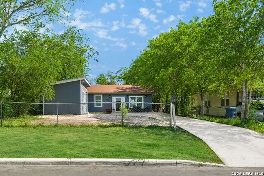 512 Stratford Ct, San Antonio