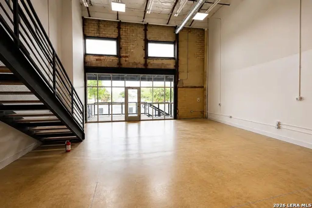 215 Coca Cola Pl 211, San Antonio