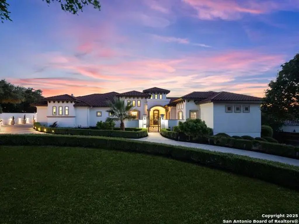 131 Champions Bend, San Antonio