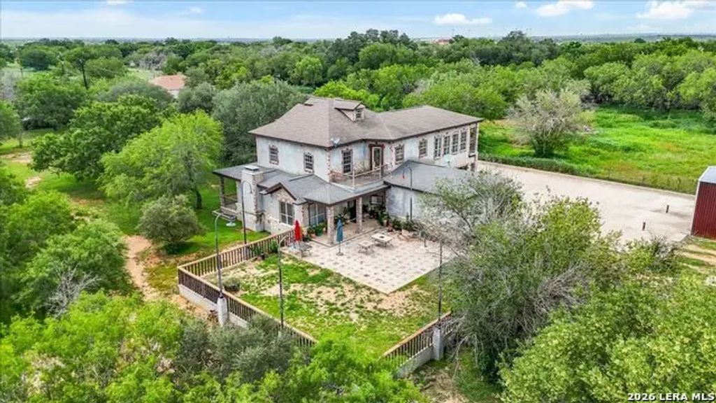 19590 Leal Rd, San Antonio