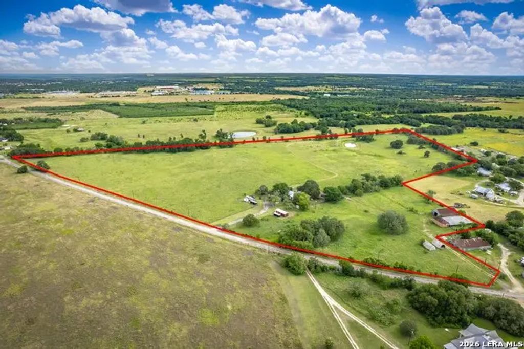 425 Seawillow Rd, Lockhart