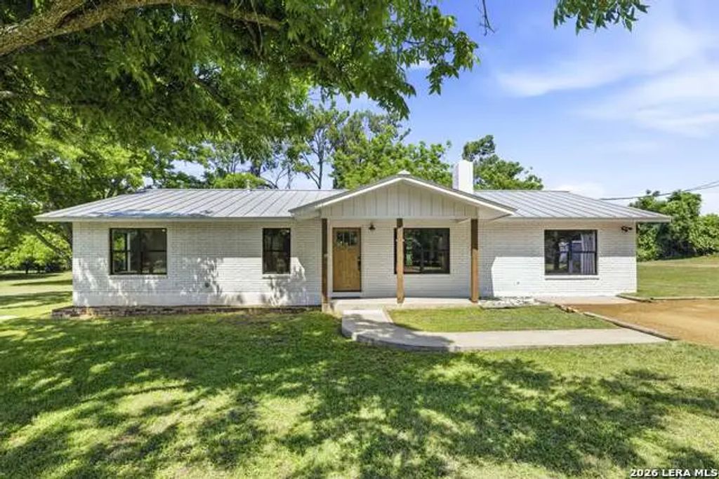 125 W Lower Crabapple Rd, Fredericksburg