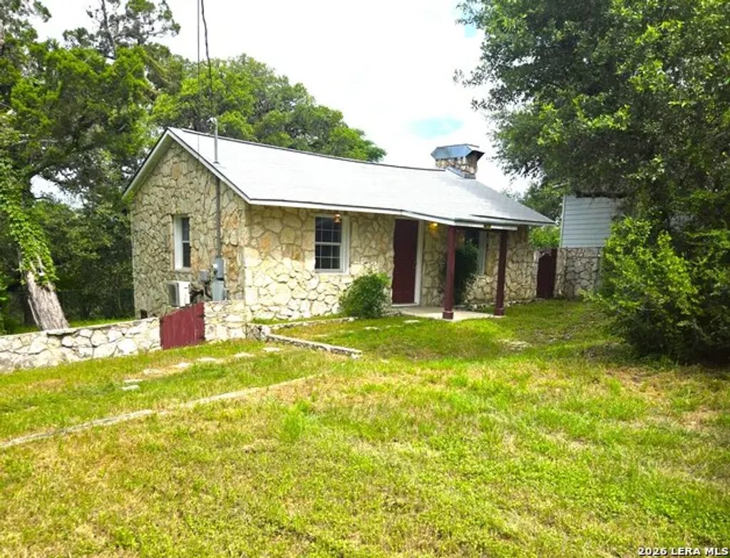 17803 Hilltop Dr, Helotes