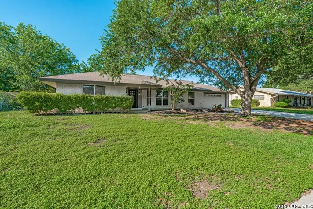 654 Richfield, Windcrest