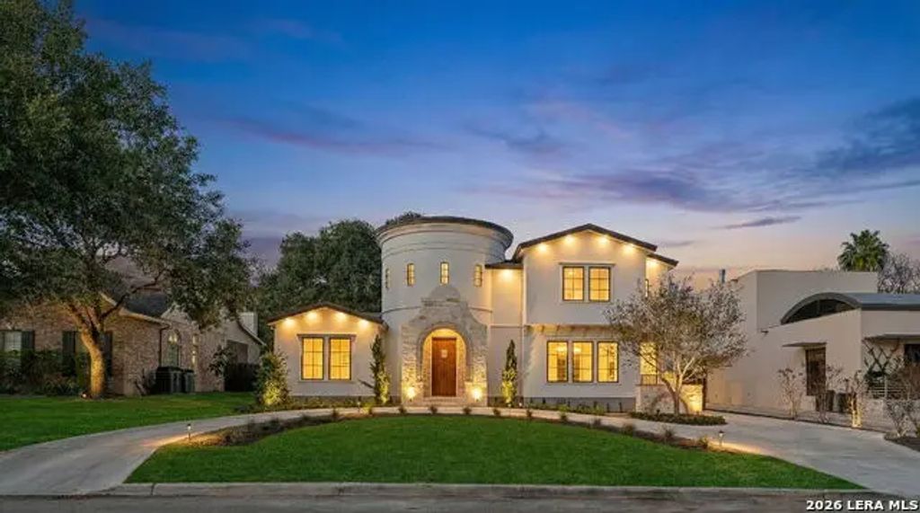 817 Garraty Rd, Terrell Hills