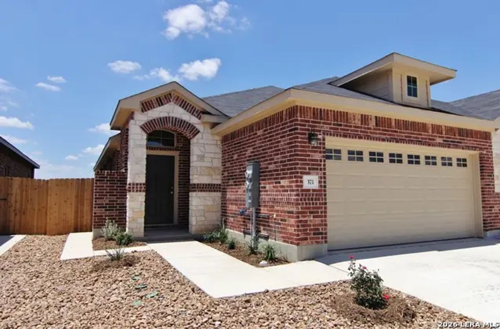 371 Creekside Curv, New Braunfels