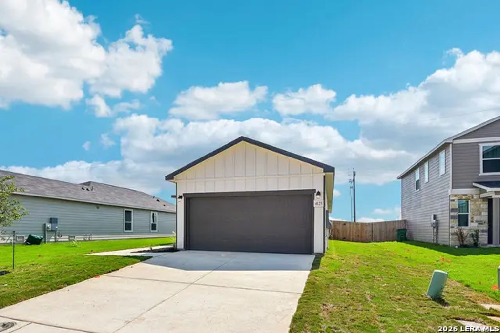 4125 Woodside Dr, Seguin