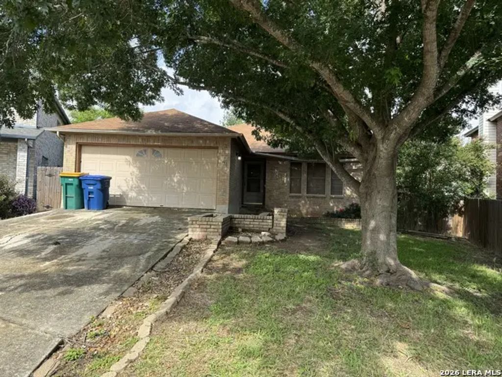 8003 Chestnut Manor Dr, Converse
