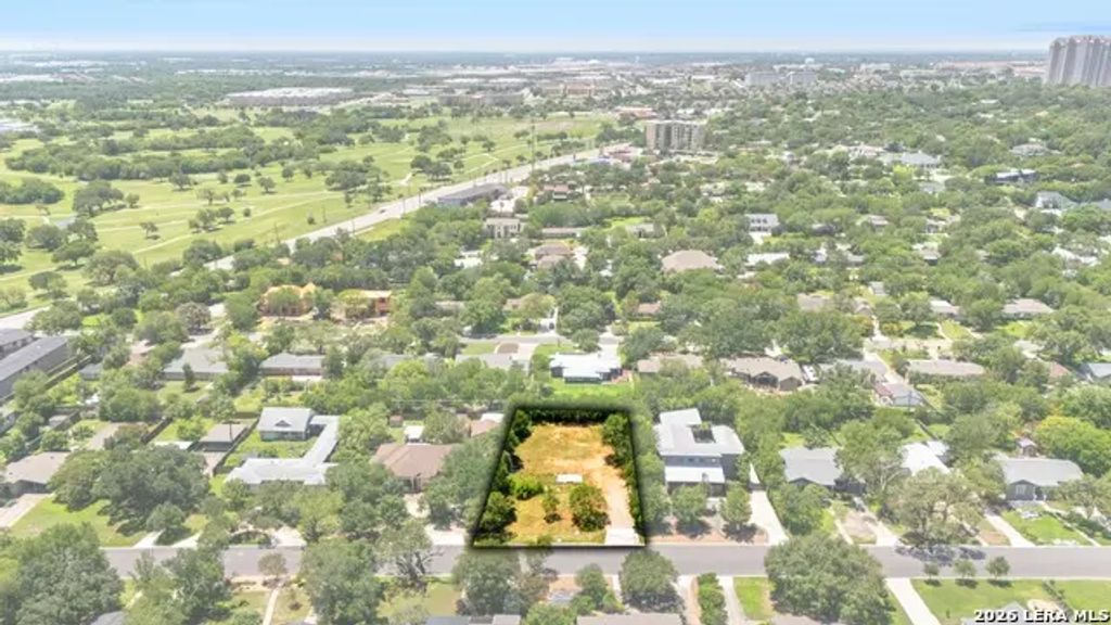 1134 Garraty Rd, Terrell Hills