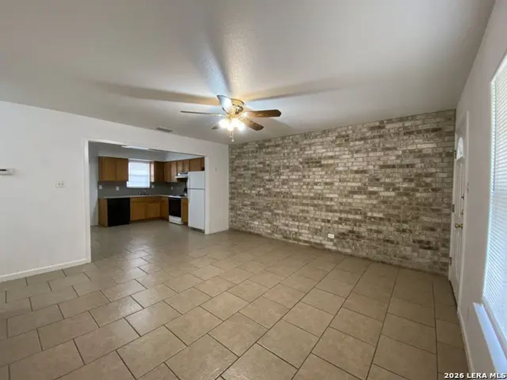 1207 & 1209 W Goodwin St, Pleasanton