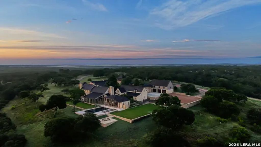 850 Sisterdale Rd, Boerne