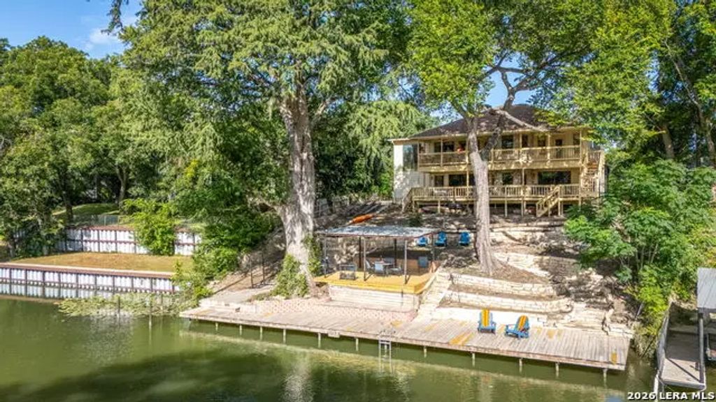 48 River Oak Dr, Seguin