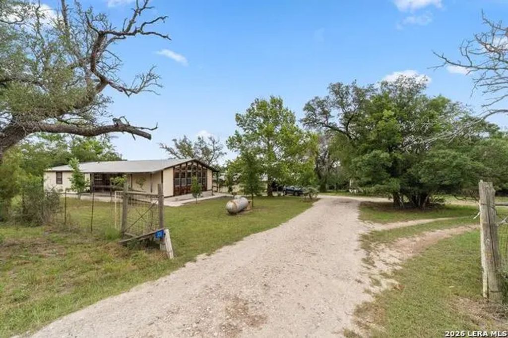305 E Silver Hills Rd., Kerrville
