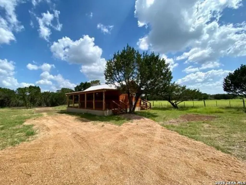 624 Deer Creek W B, Pipe Creek