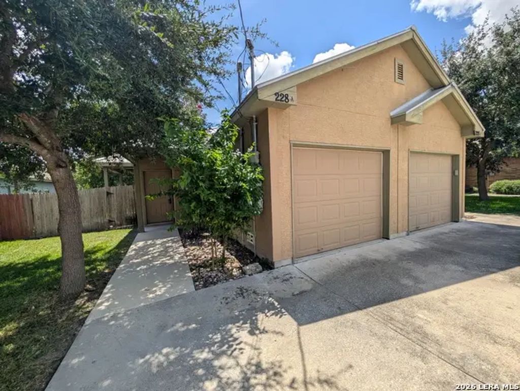 228 Anne Louise Dr A, New Braunfels