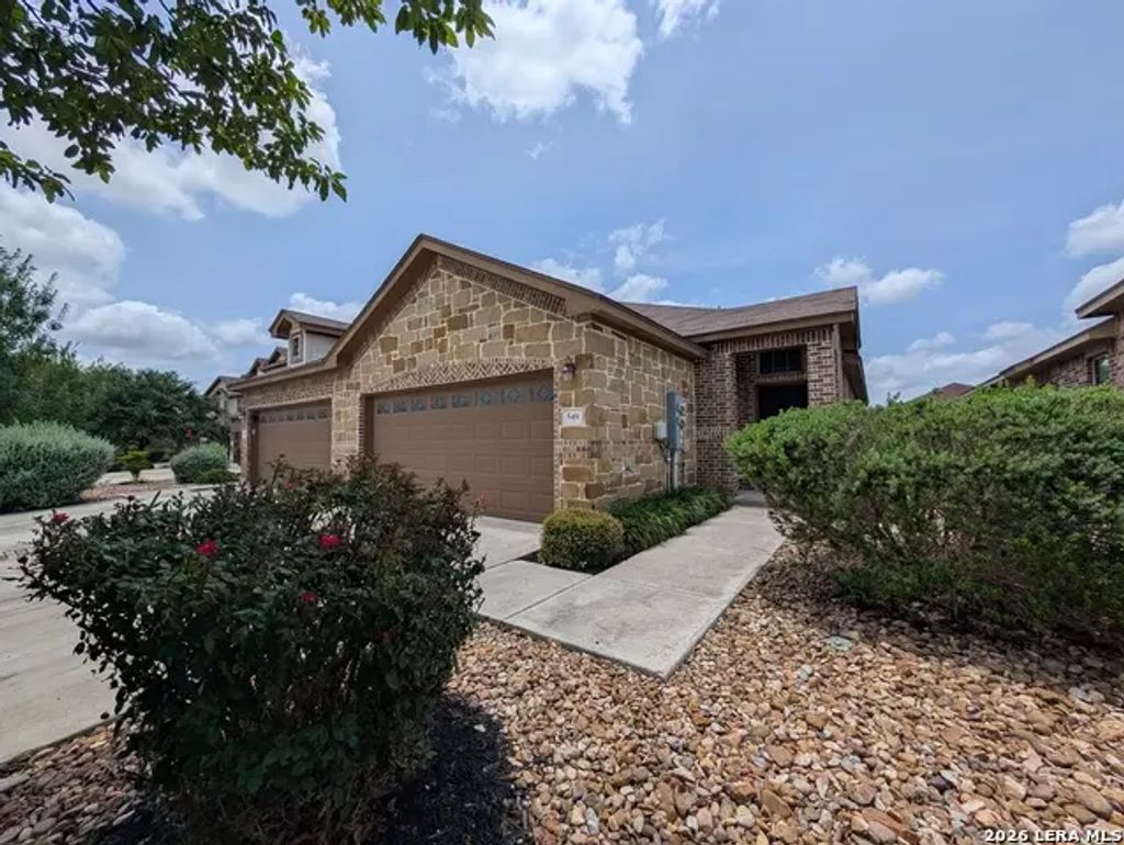 549 Creekside Frst, New Braunfels