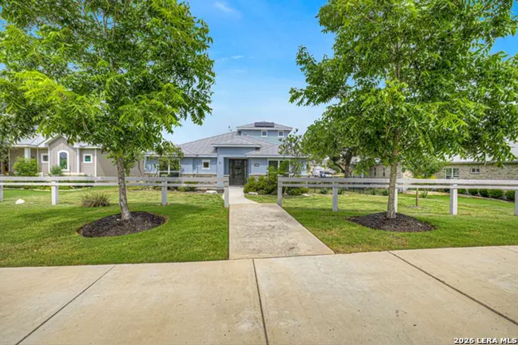 1216 Meyer Pkwy, New Braunfels