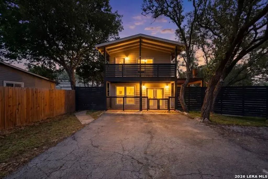 1070 Timberlane Dr, Canyon Lake