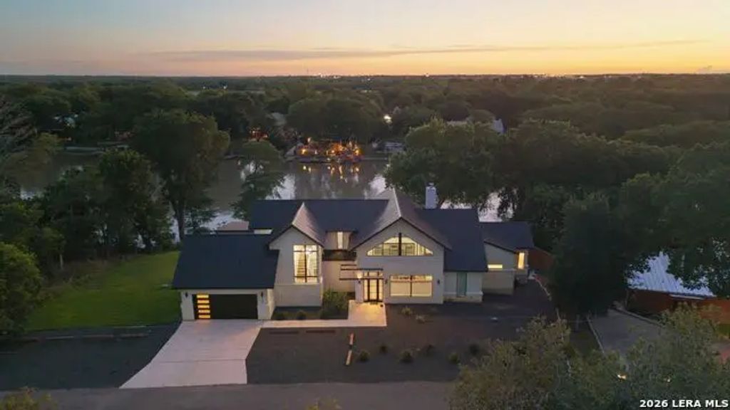 230 Turtle Ln, Seguin