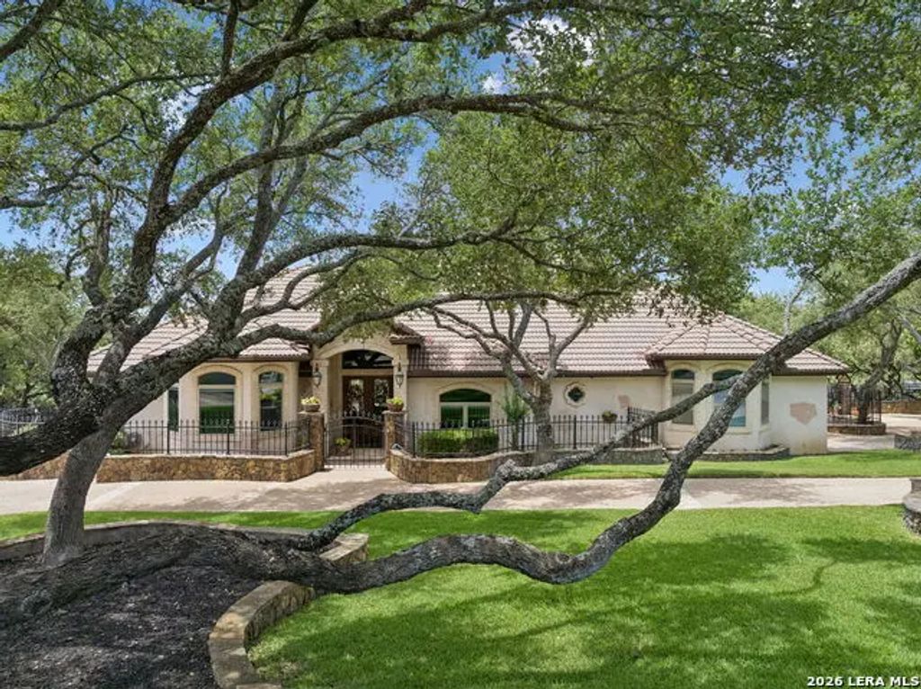 318 Hyacinth Ln, San Antonio