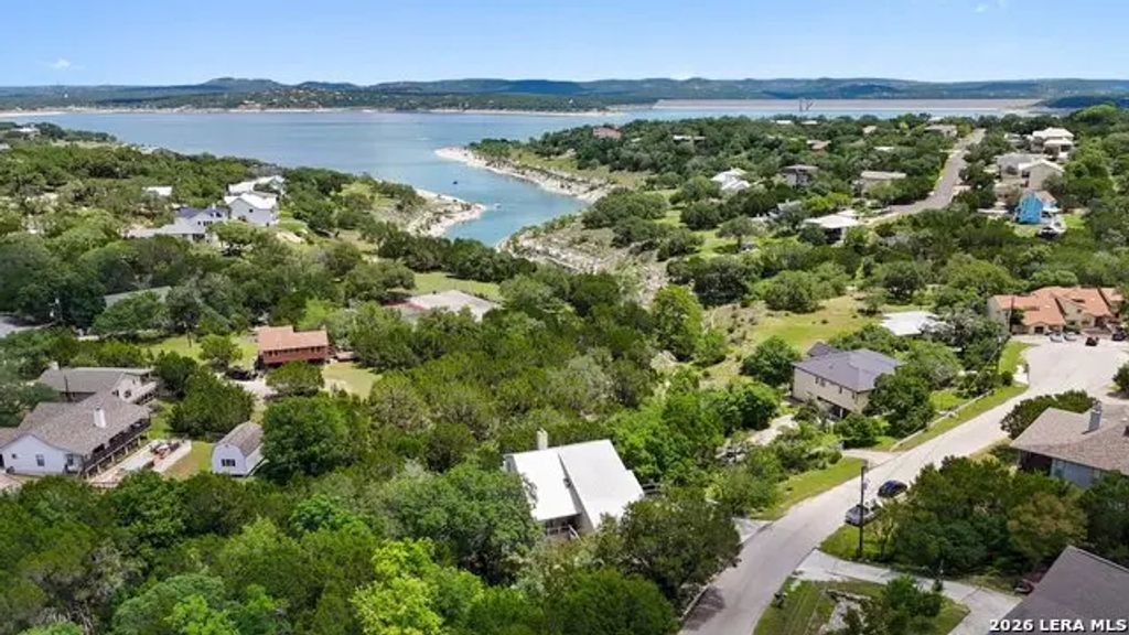 971 Barbara Dr, Canyon Lake
