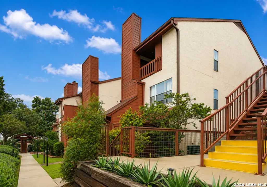 10527 Perrin Beitel Rd D-206, San Antonio