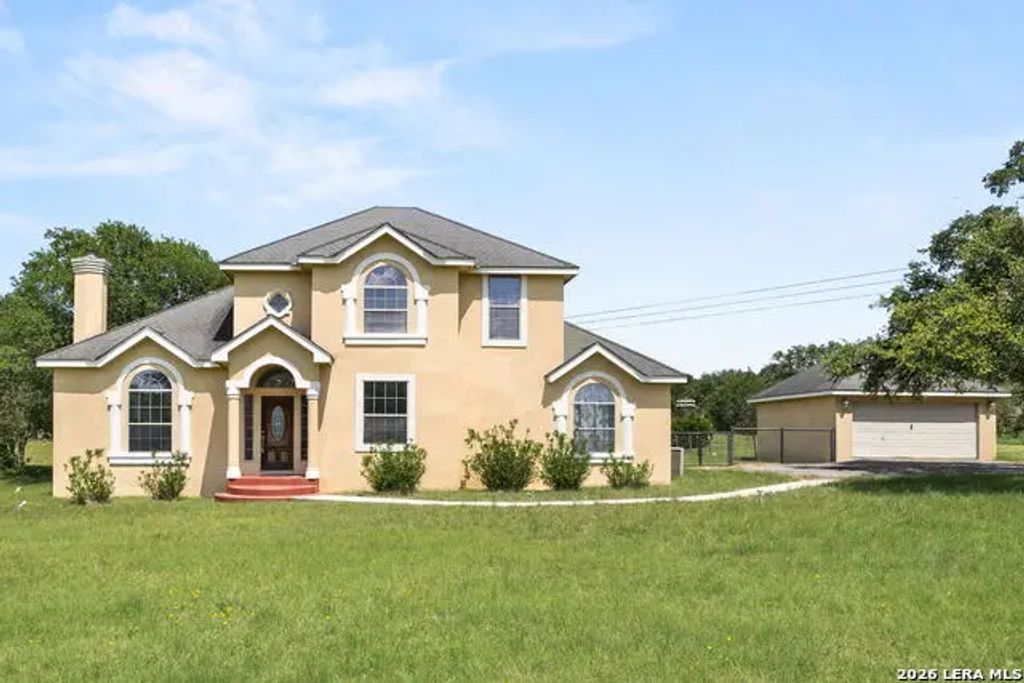 321 Lantana Rdg, Spring Branch