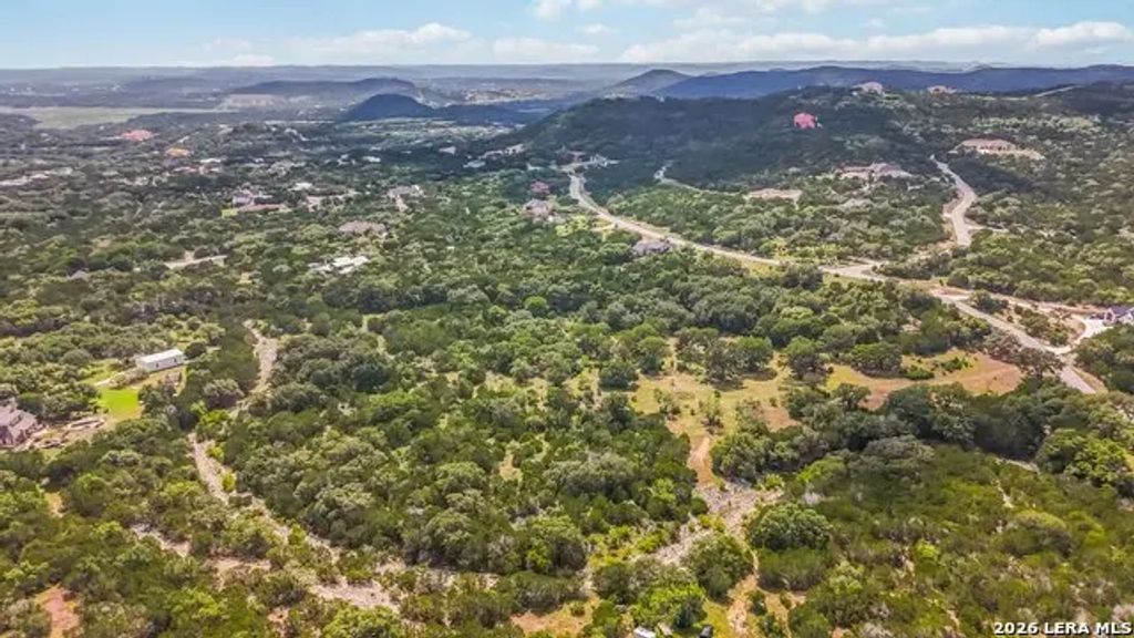 186 Private Road 1712, Mico