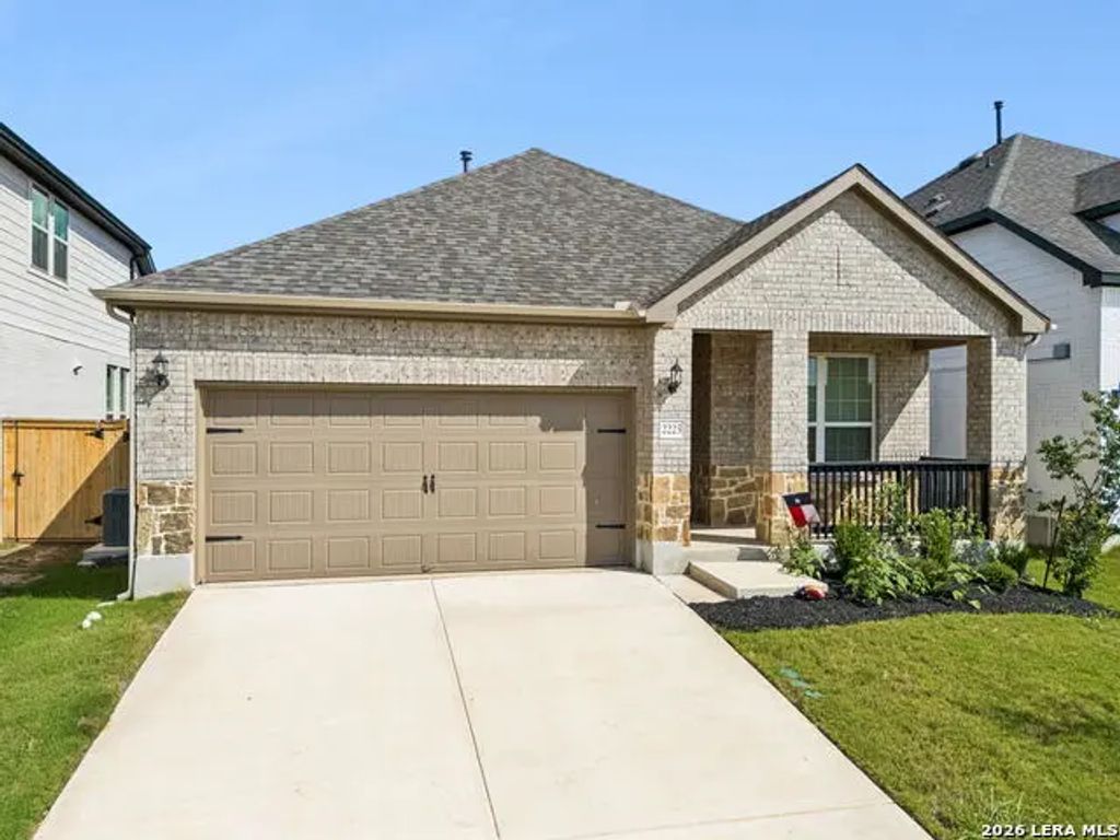 2225 Steerhead Trl, New Braunfels