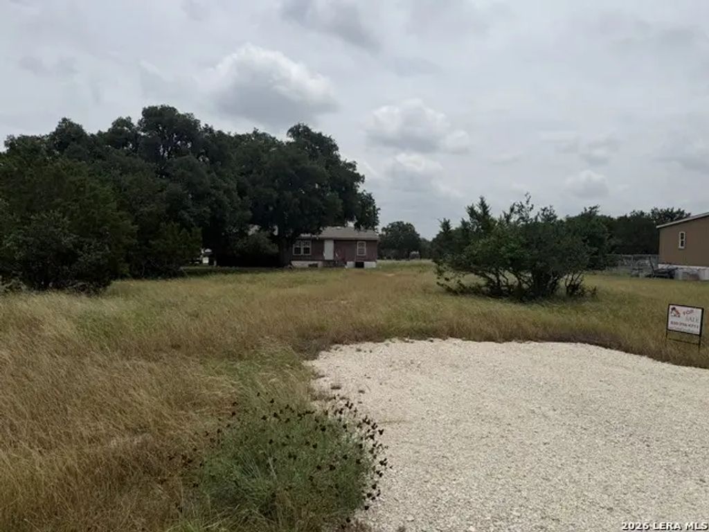227 Private Road 1516, Bandera