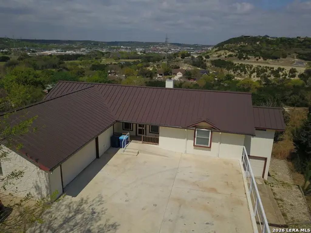 1208 Cypress Creek Rd, Kerrville
