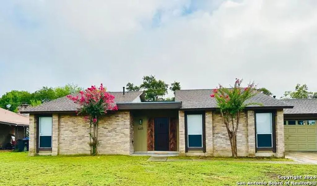 4611 Crested Land, San Antonio