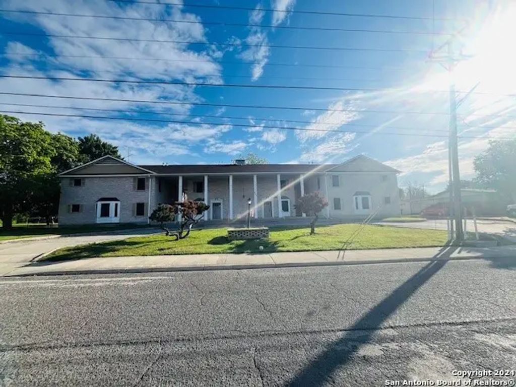811 Jackson Keller 3, San Antonio